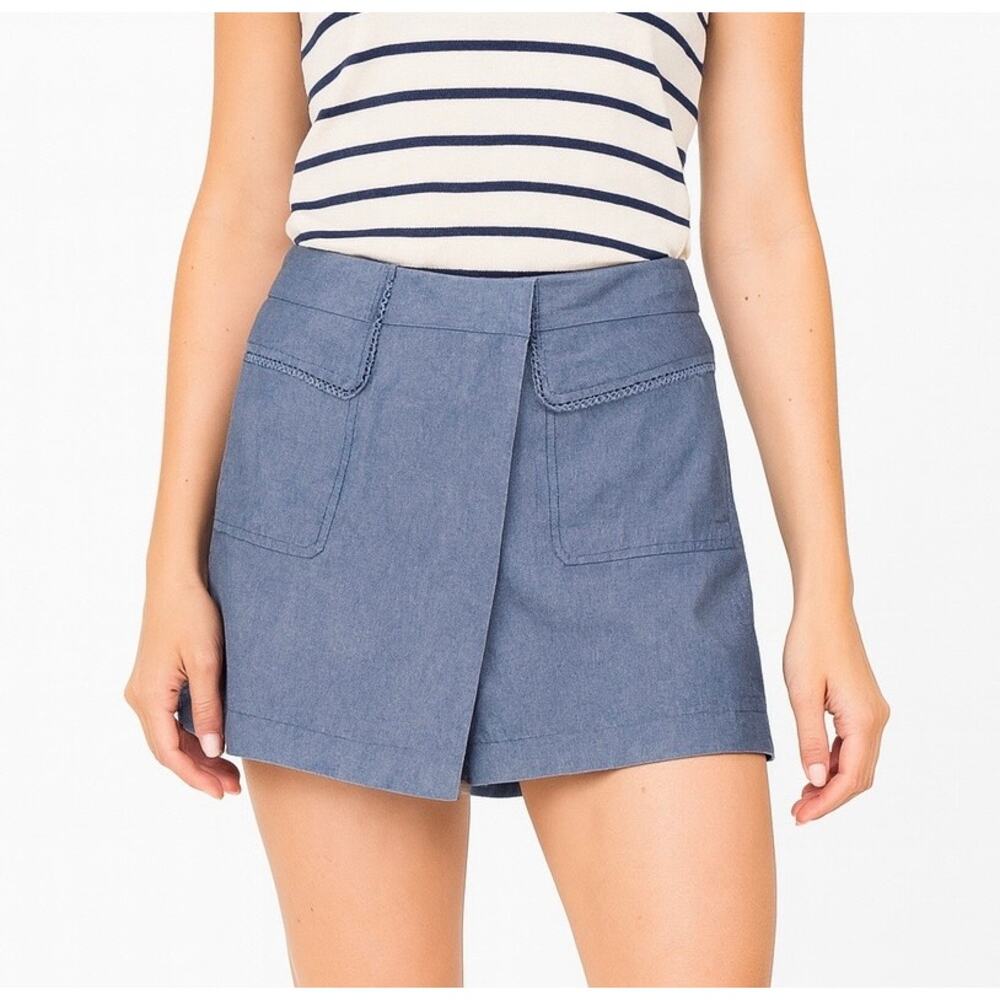 2/$15 Molly Bracken Chambray Lace Trim Wrap Shorts Blue Size S